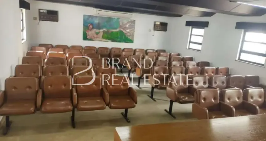 Casa comercial com 800 m², 5 quartos sendo 5 banheiros e 13 vagas à venda no bairro Jardim América.