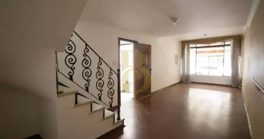 Casa espaçosa com 4 dormitórios, quintal e 2 vagas no campo belo