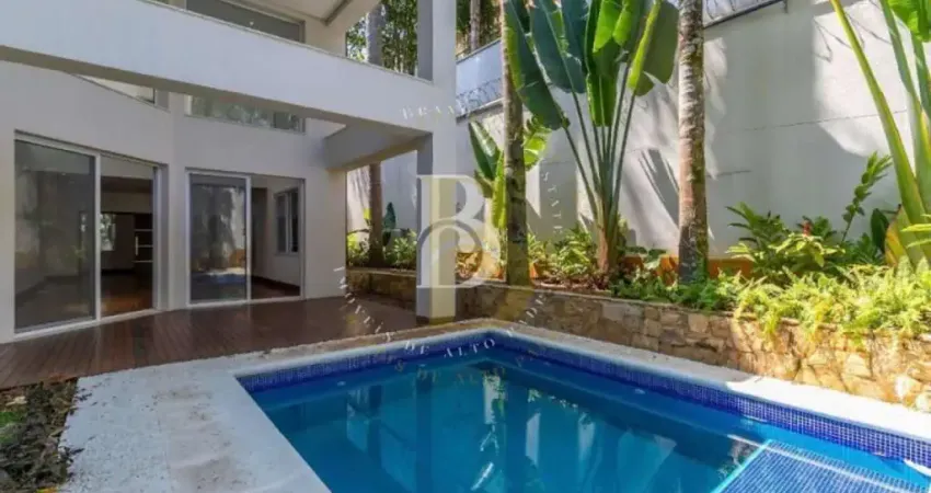 Primorosa casa em condomínio fechado, localizado no alto da boa vista.