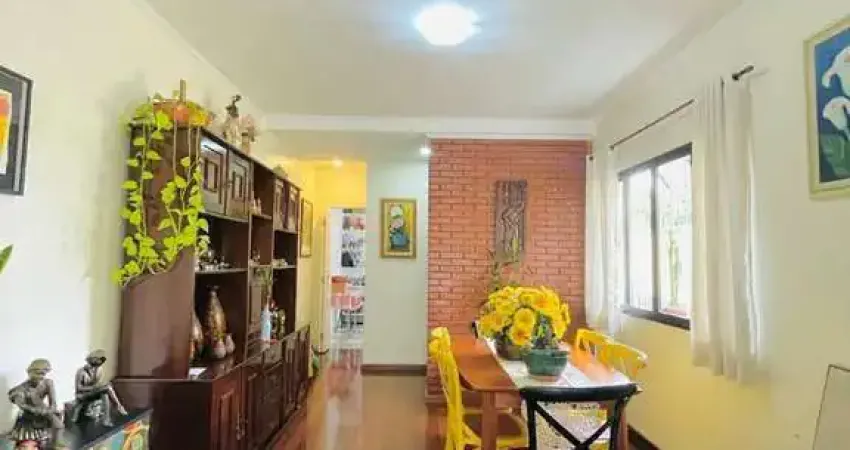 Casa assobrada com 168 m² com 4 quartos sendo 2 suítes  no bairro vila da saúde.