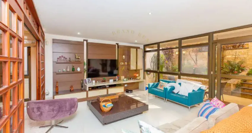 Casa com 352 m², 5 quartos sendo 3 suítes 4 vagas no jardim da saúde.