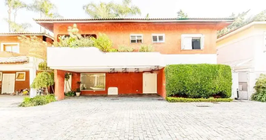 Excelente casa em condomínio fechado, localizada no brooklin.