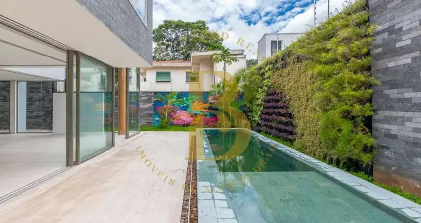 Casa em condomínio fechado para locação de 780m², 04 suítes e 05 vagas em moema