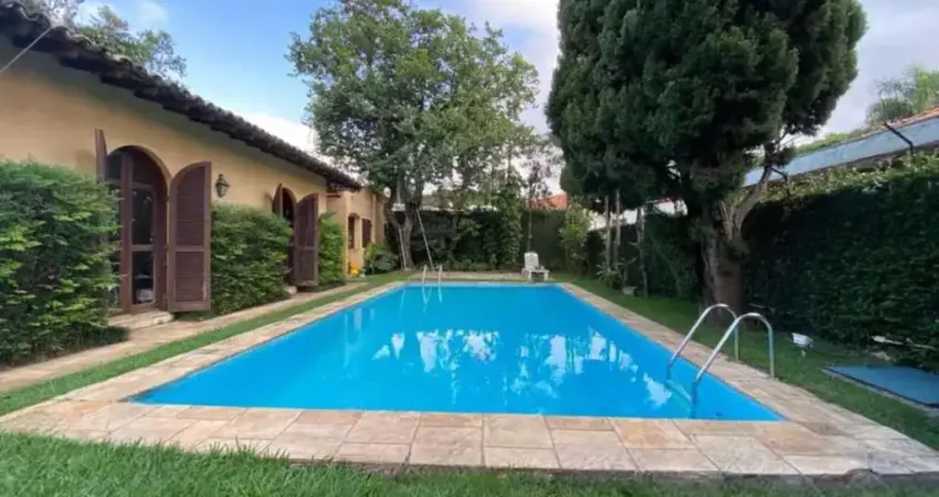 Casa com 530 m², 8 quartos sendo 4 suítes à venda no bairro morumbi.