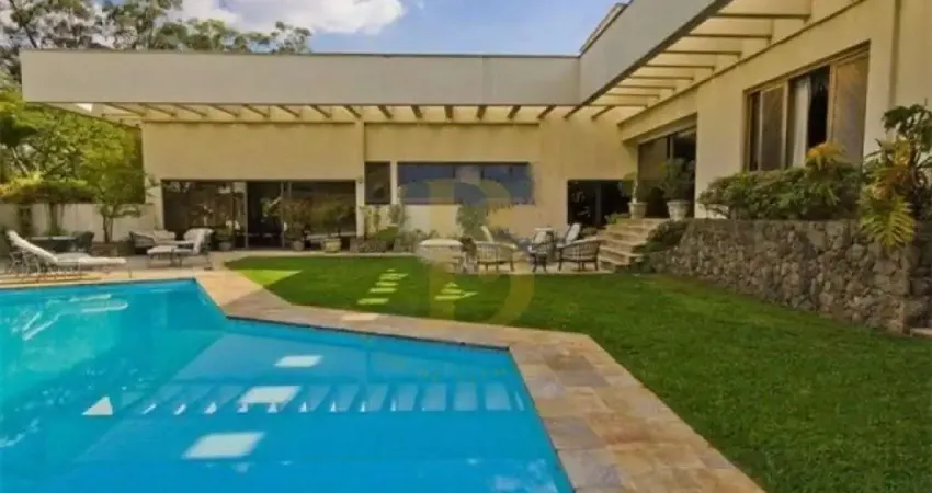 Casa de vila com 1350 m², 5 quartos sendo 5 suítes à venda no bairro morumbi.