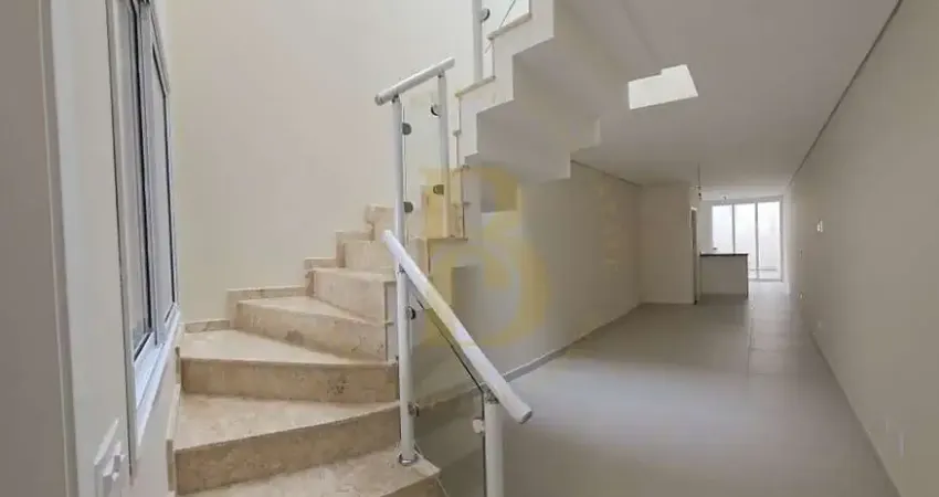 Casa á venda de 130m², com 3 suítes, 2 vagas e localização privilegiada