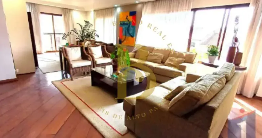 Apartamento à venda com 213 m², próximo ao parque da aclimação e metrô.