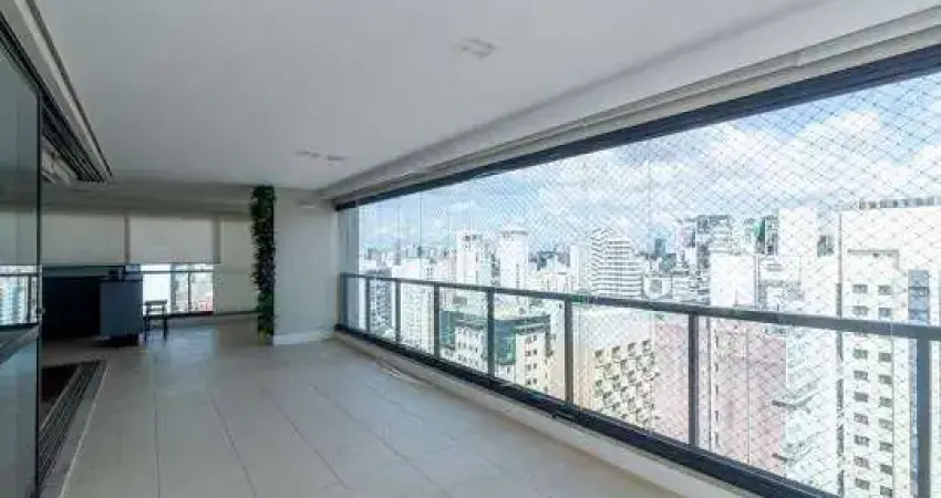 Apartamento em andar alto, localizado em condomínio cobiçado em moema.