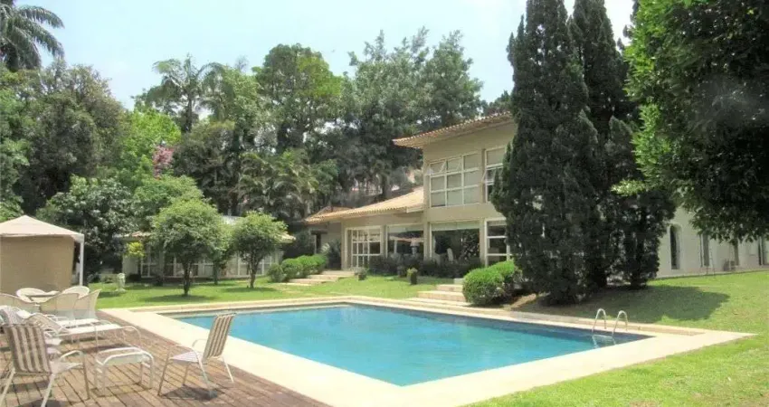 Casa de condomínio com 855 m², 3 quartos sendo 2 suítes à venda no bairro chácara flora.