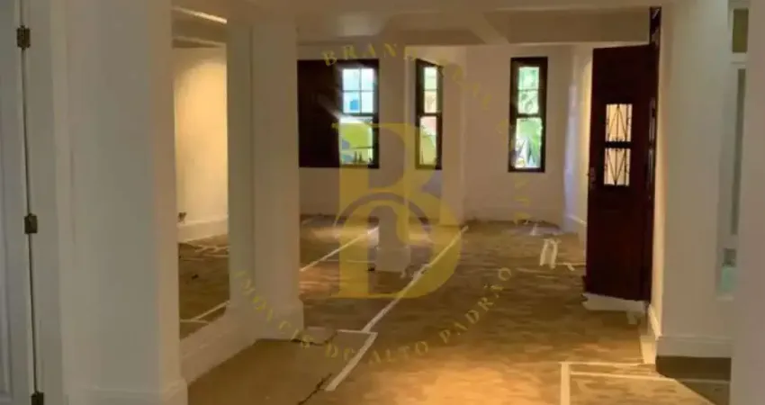 Casa de vila com 300 m², 5 quartos sendo 3 suítes à venda no bairro jardim paulistano.