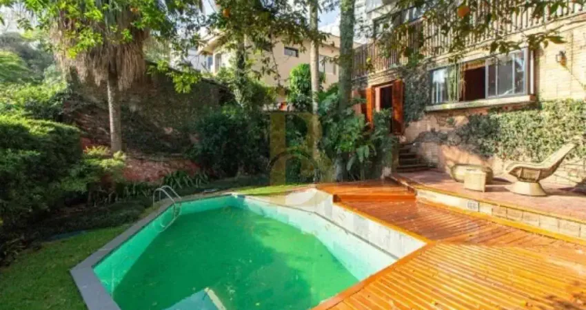 Casa á venda de 369 m², com 4 quartos e 2 vagas no bairro sumarezinho.