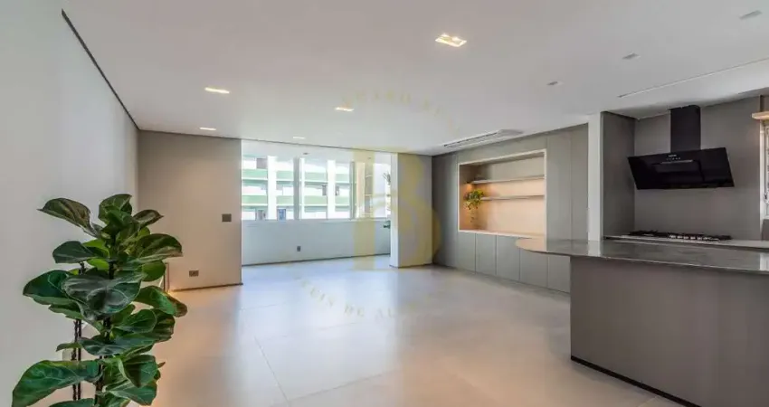 Apartamento reformado á venda de 185m² privativos, com 03 dormitórios no itaim bibi