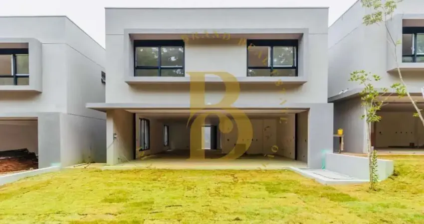 Linda casa em condomínio fechado, localizada na chácara santo antônio.