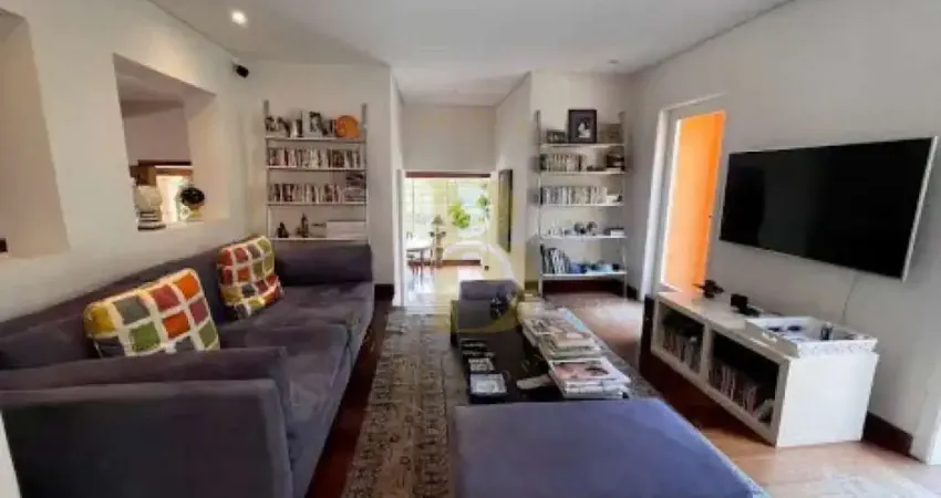 Casa de vila com 842 m², 6 quartos sendo 6 suítes à venda no bairro panamby.