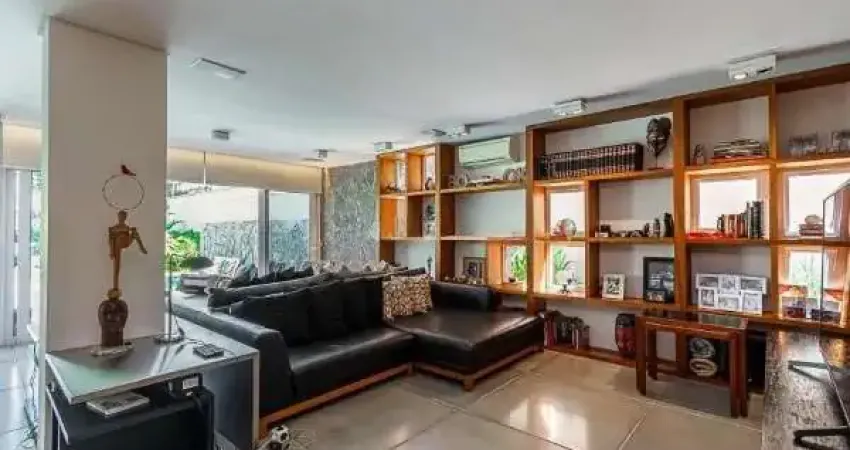 Casa com 597 m², 4 quartos sendo 4 suítes à venda no bairro alto de pinheiros.