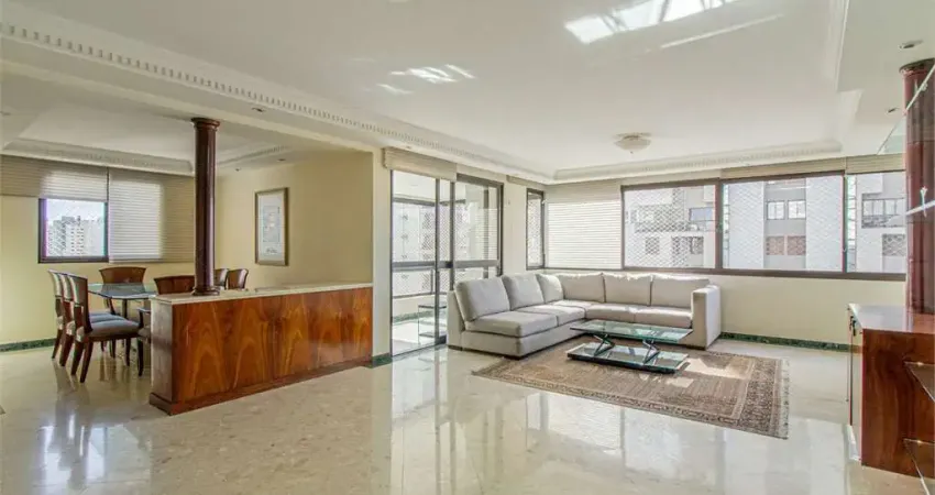 Apartamento com 162 m², 3 quartos sendo 3 suítes à venda no bairro moema.