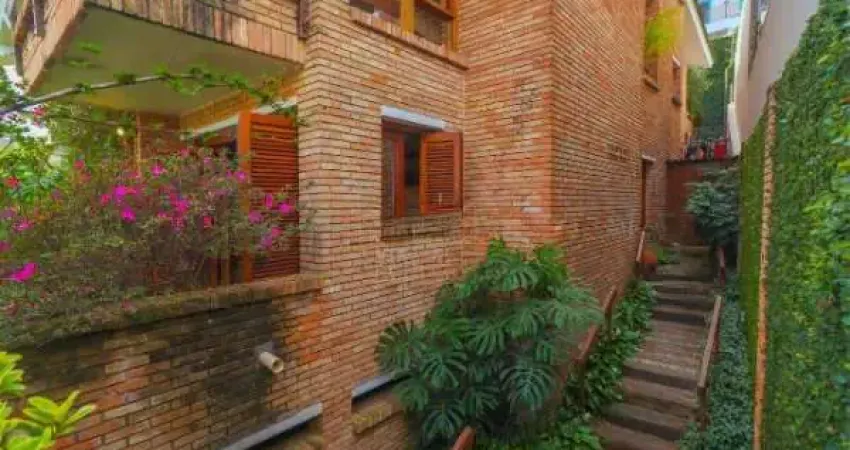 Casa com 430 m², 4 quartos sendo 2 suítes à venda no bairro cidade jardim.