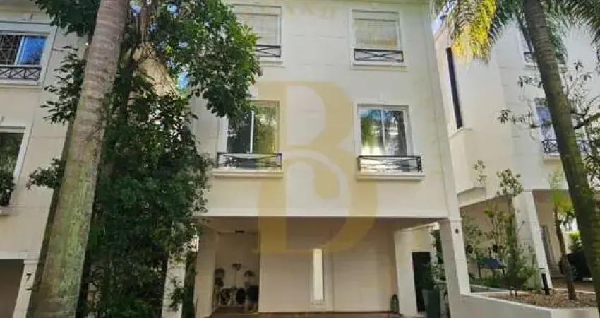 Casa reformada em condomínio á venda de 350m², com 03 suítes e 02 vagas no morumbi sp