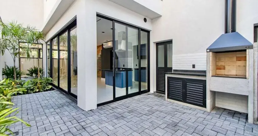 Casa de vila á venda/locação de 130m², 03 quartos e 03 vagas nova na vila olímpia.