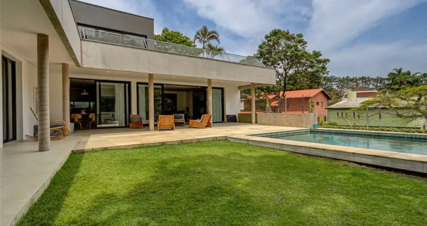 Casa com 540 m², 3 quartos sendo 3 suítes à venda no bairro santo amaro.