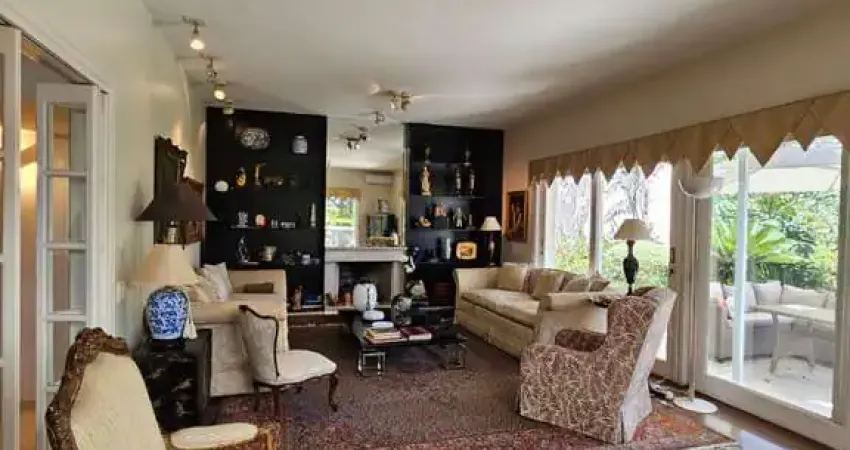 Casa de condomínio com 589 m², 2 quartos sendo 2 suítes à venda no bairro cidade jardim.