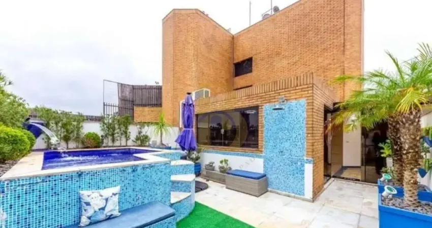 Cobertura á venda de 200m², com 02 dormitórios e 03 vagas com piscina