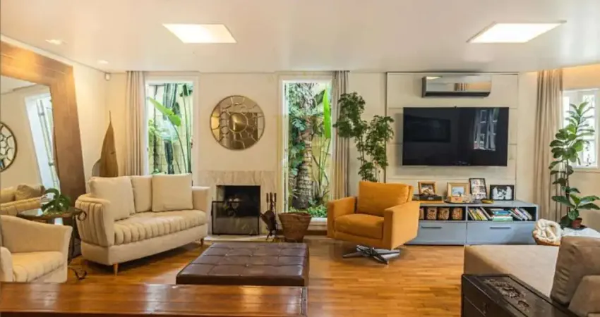 Casa dos sonhos: 4 suítes, piscina e espaço gourmet em meio ao verde