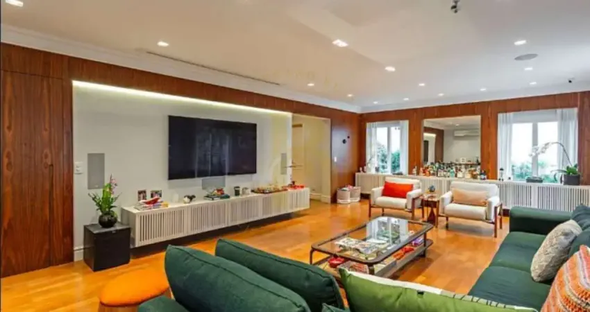 Casa exclusiva de 457m², com piscina, 4 suítes e automação completa