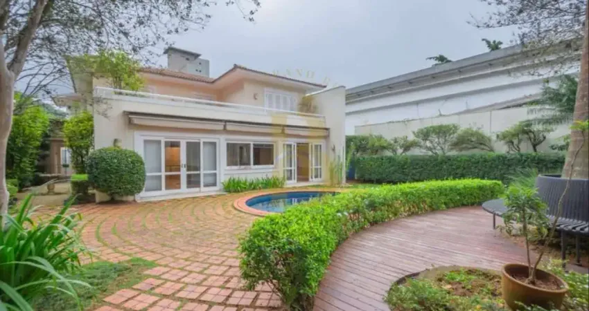 Casa reformada à venda no bairro cidade jardim! com 485 m², 4 quartos sendo 2 suítes, 5 vagas de gar
