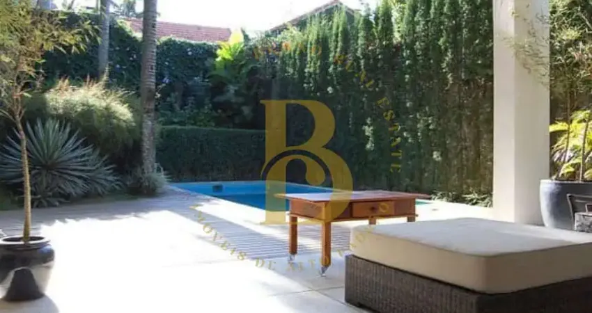 Casa espaçoso, com ambientes bem iluminados, localizada no bairro jardim petrópolis.