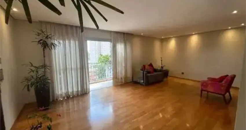 Apartamento com 124 m², 3 quartos sendo 1 suíte à venda no bairro campo belo.