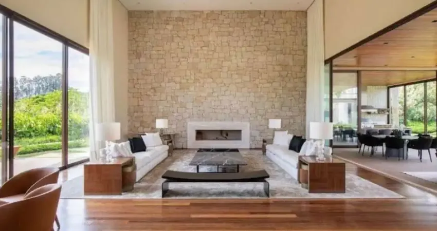 Casa com 1350 m², 6 quartos sendo 6 suítes à venda na fazenda boa vista.