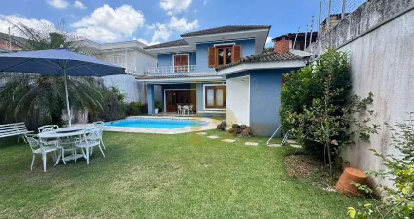 Casa com 330 m², 4 quartos sendo 2 suítes à venda no bairro interlagos.