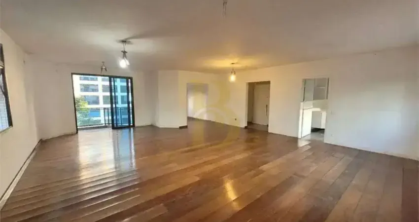 Apartamento com 226 m², 4 quartos sendo 3 suítes à venda no bairro moema.