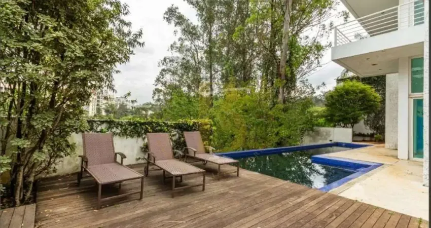 Casa de vila com 751 m², 4 quartos sendo 4 suítes à venda no bairro paineiras do morumbi.