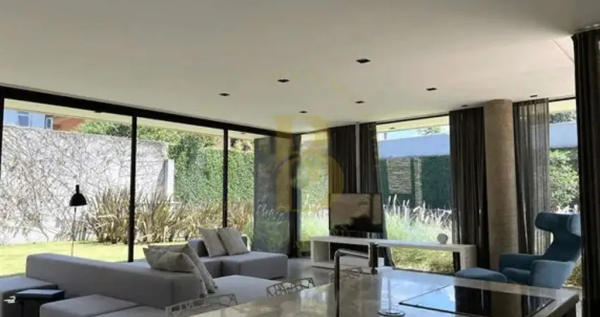 Casa de vila com 560 m², 3 quartos sendo 3 suítes à venda no bairro granja julieta.