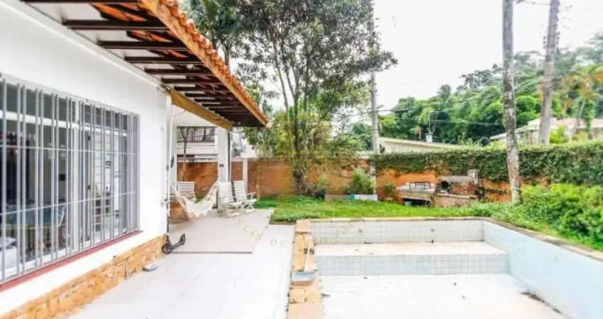 Casa de vila com 310 m², 3 quartos sendo 1 suíte para alugar no bairro granja julieta.