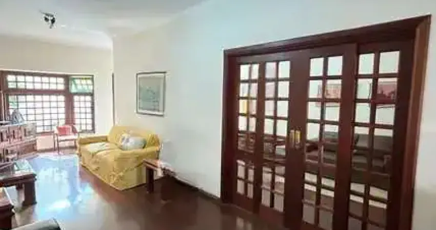 Casa com 250 m², 3 quartos sendo 0 suíte à venda no bairro vila romana.