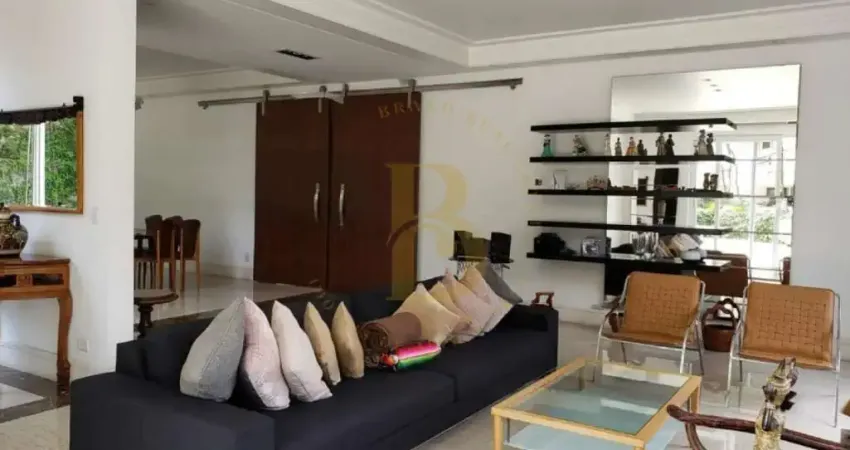 Casa com 850 m², 4 quartos sendo 4 suítes à venda no bairro morumbi.