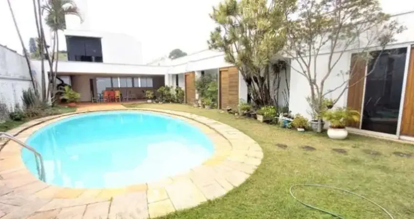 Casa com 600 m², 4 quartos sendo 4 suítes à venda no bairro brooklin.