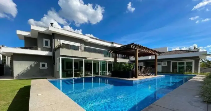 Casa em condomínio de 680m2 uteis, 04 suítes, 06 vagas de garagem na aldeia da serra