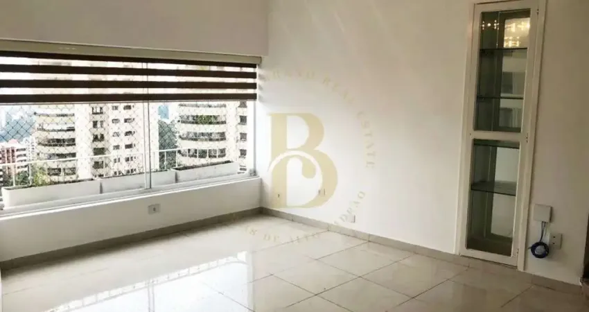 Charmosa cobertura, com vista permanente, localizada no morumbi.