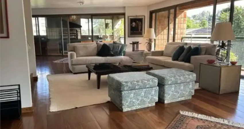 Apartamento á venda com 251 m², 4 quartos sendo 2 suítes à venda no bairro real parque.