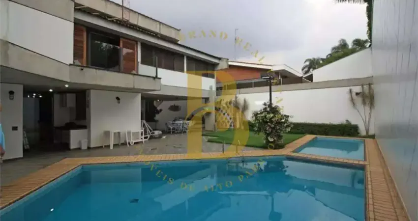Casa moderna de 450m² com lazer completo e localização privilegiada no alto de pinheiros