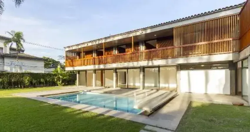 Casa com 1070 m², 5 quartos sendo 5 suítes para alugar no bairro cidade jardim.