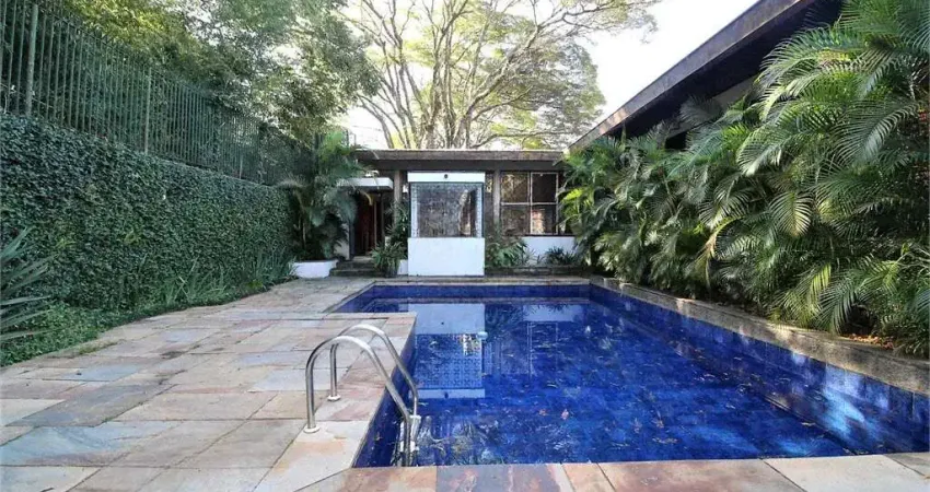 Casa com 340 m², 4 quartos sendo 2 suítes à venda no bairro morumbi.