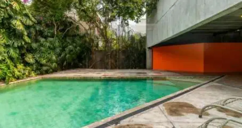 Casa á venda de 475 m², com 3 suítes e 10 vagas no bairro alto de pinheiros