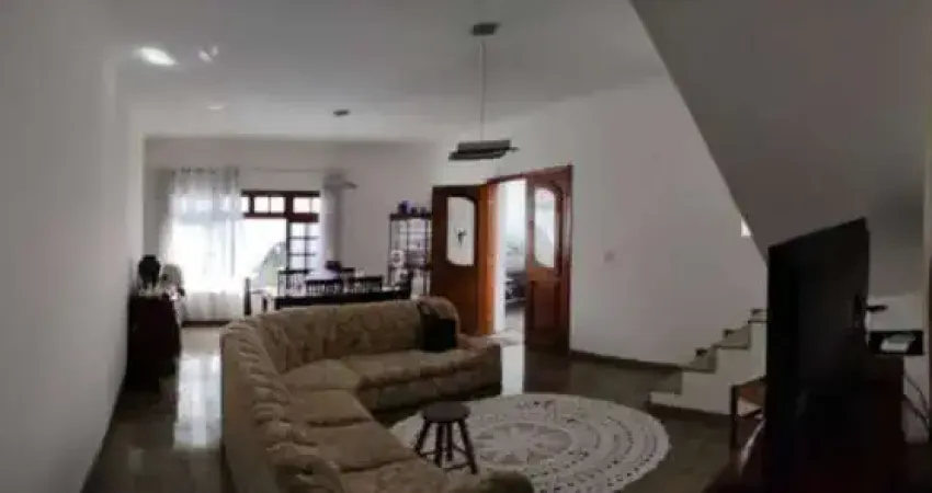 Casa com 350 m², 3 quartos sendo 1 suíte à venda no bairro alto da lapa.