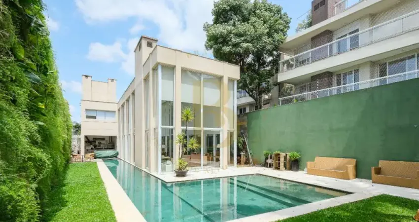 Casa moderna, com espaço gourmet, localizada na vila madalena.