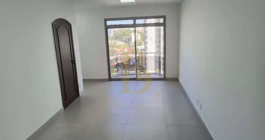 Apartamento reformado à venda e próximo à duas estações do metrô, na vila mariana.